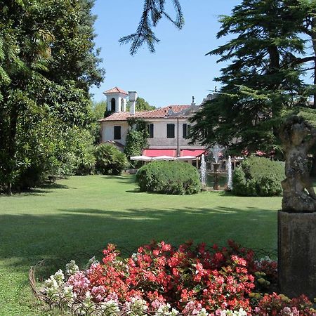 Hotel Villa Luppis Pasiano Di Pordenone エクステリア 写真