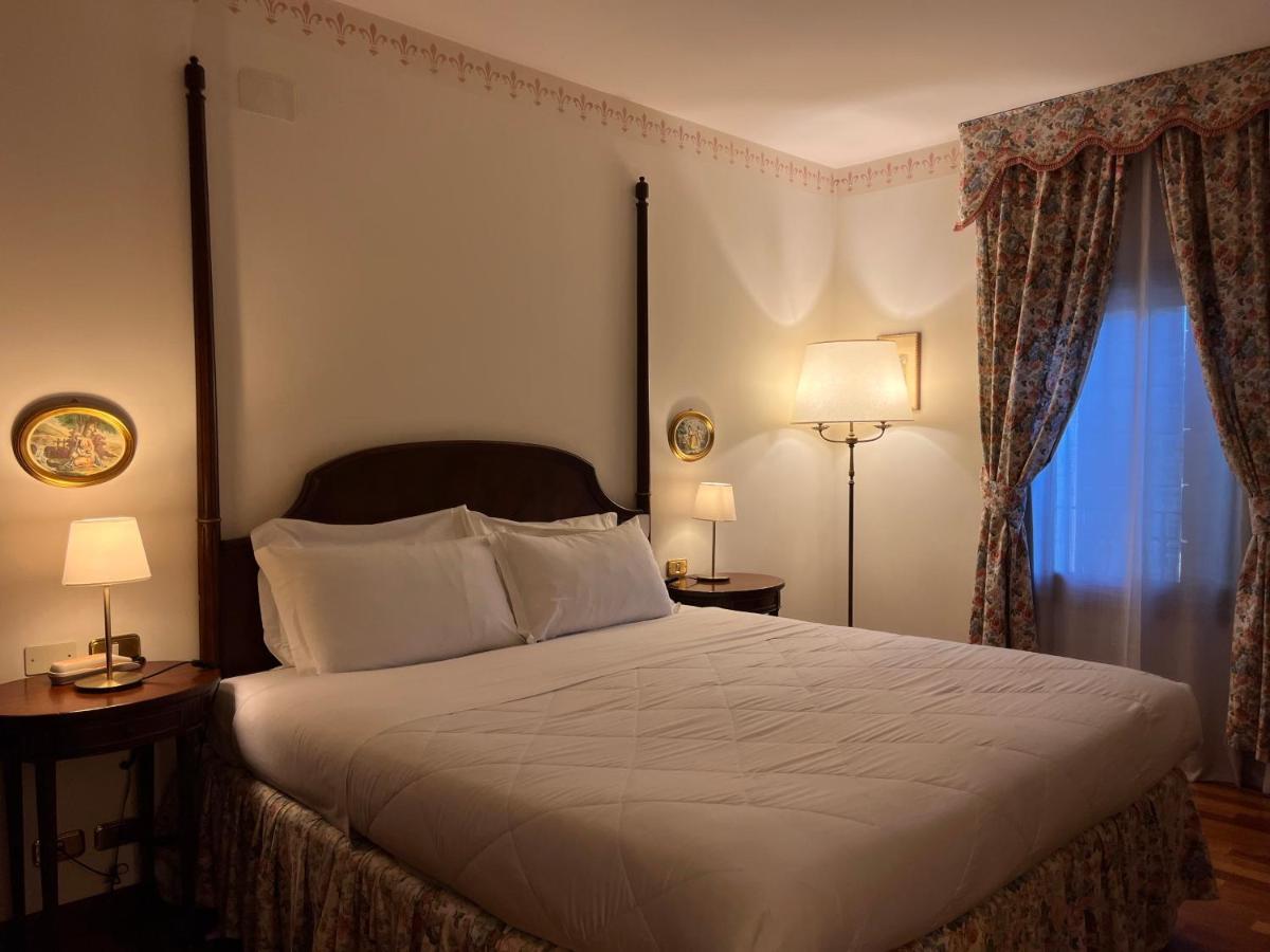 Hotel Villa Luppis Pasiano Di Pordenone エクステリア 写真