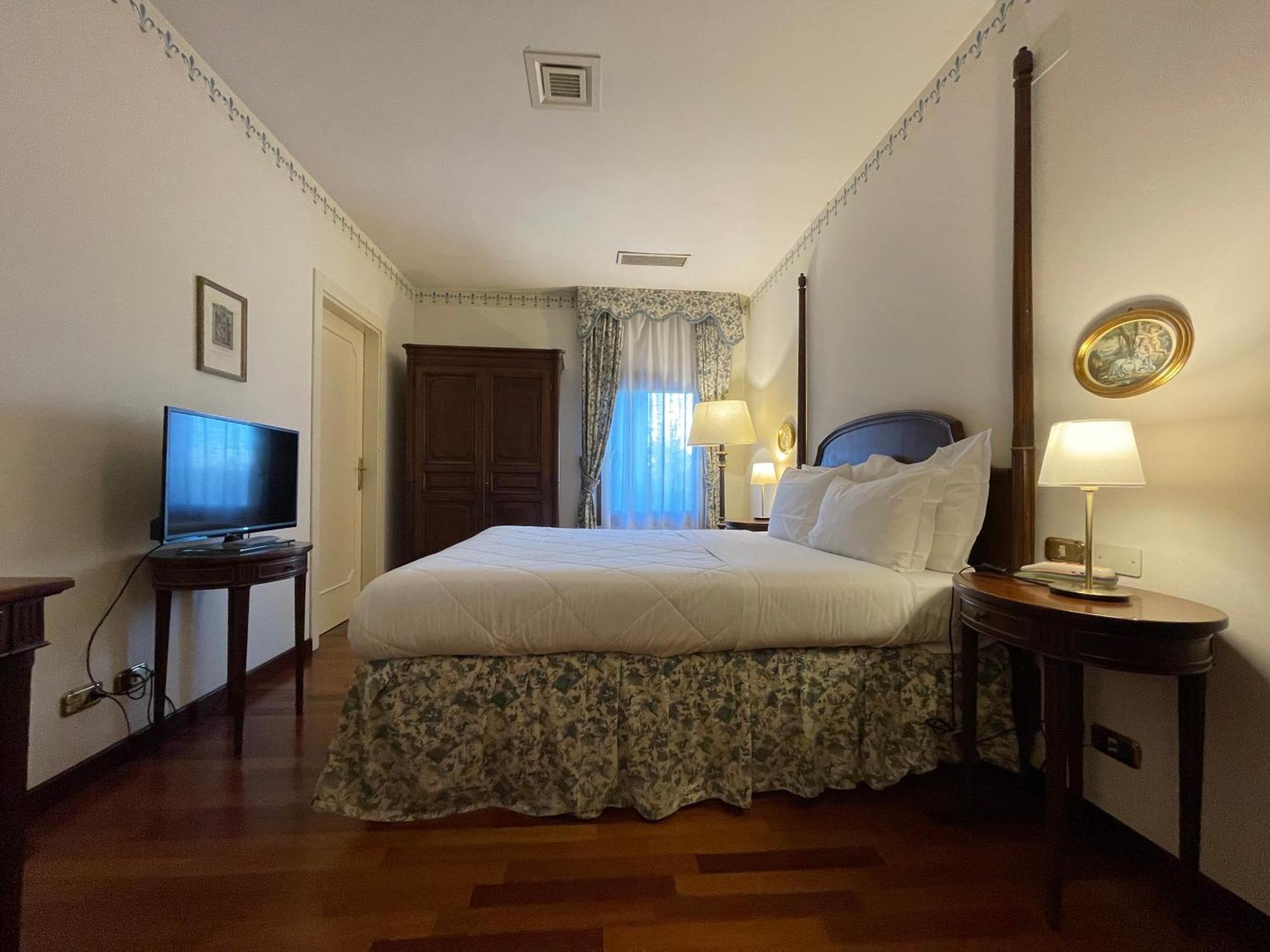 Hotel Villa Luppis Pasiano Di Pordenone エクステリア 写真